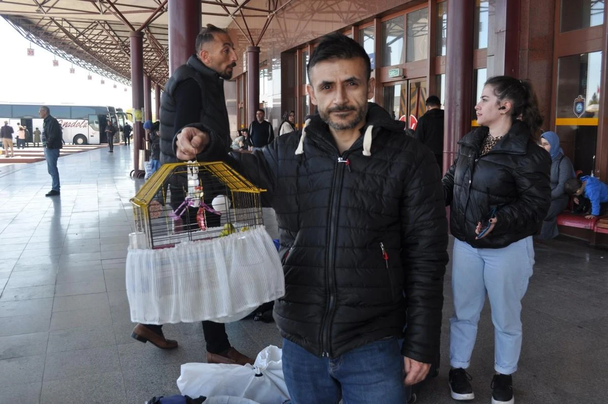 Bayram tatili dönüşü otogarda yoğunluk