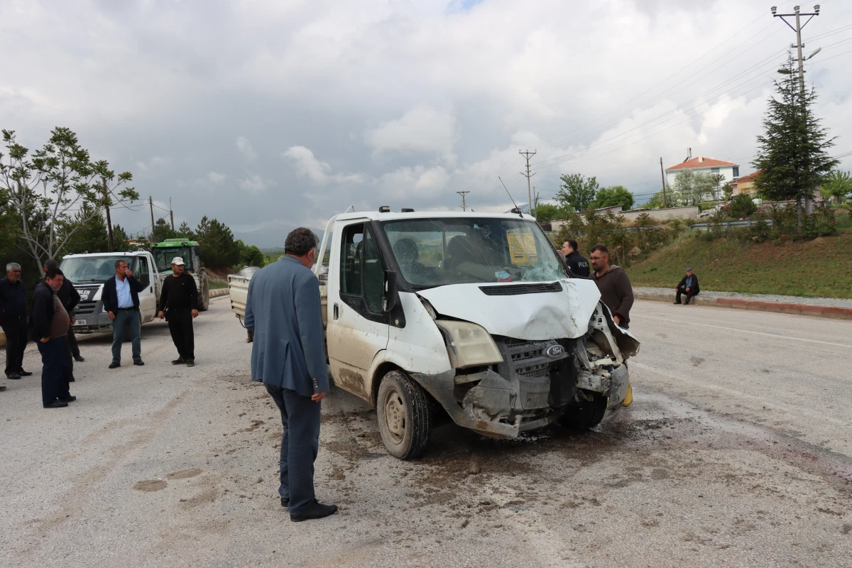 Günyüzü'nde maddi hasarlı trafik kazası meydana geldi 