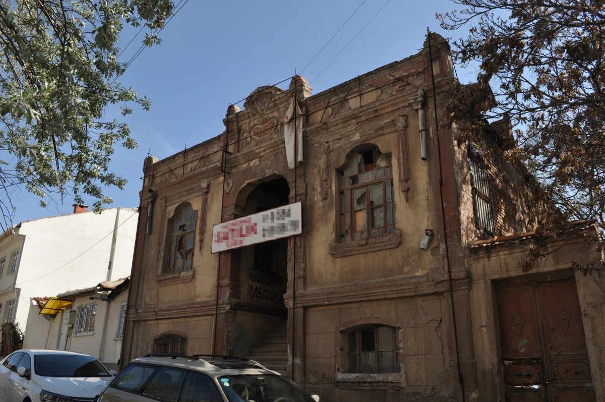 Odunpazarı'ndaki 110 yıllık tarihi konak harap oldu
