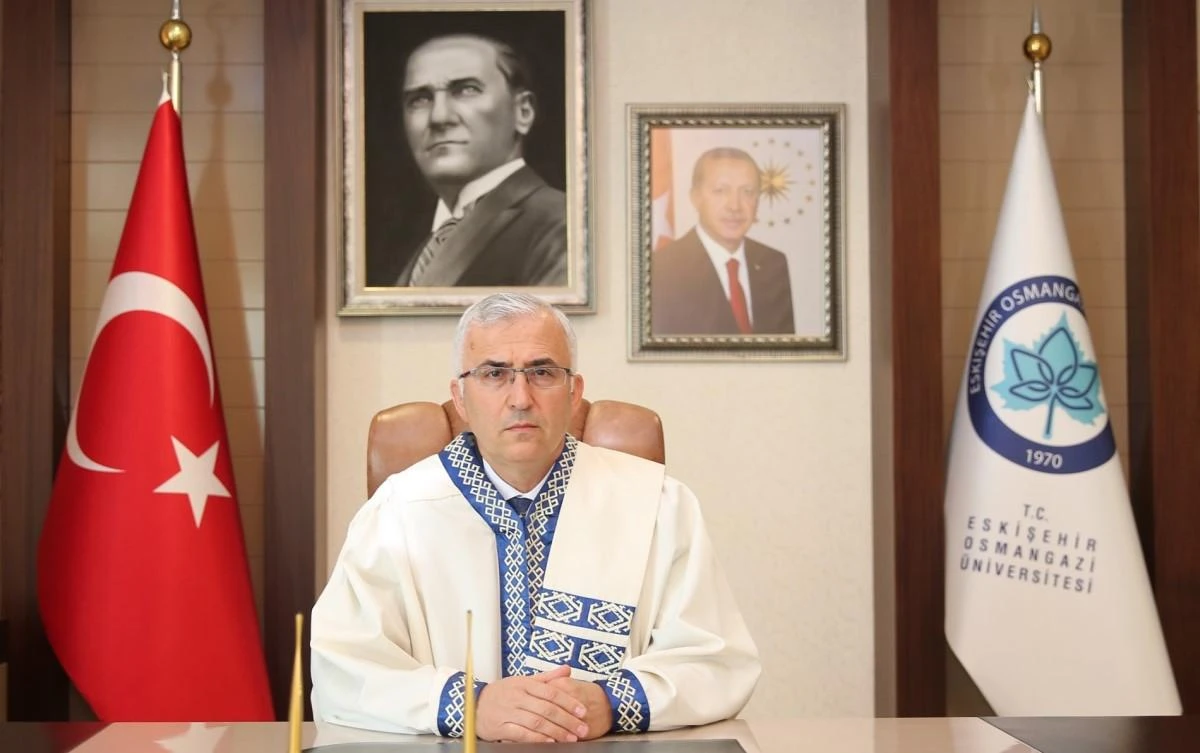 Rektör Prof. Dr. Çolak, Anadolu’yu bizlere vatan kılan tüm şehitlerimizi rahmetle anıyor, şükranlarımı sunuyorum 