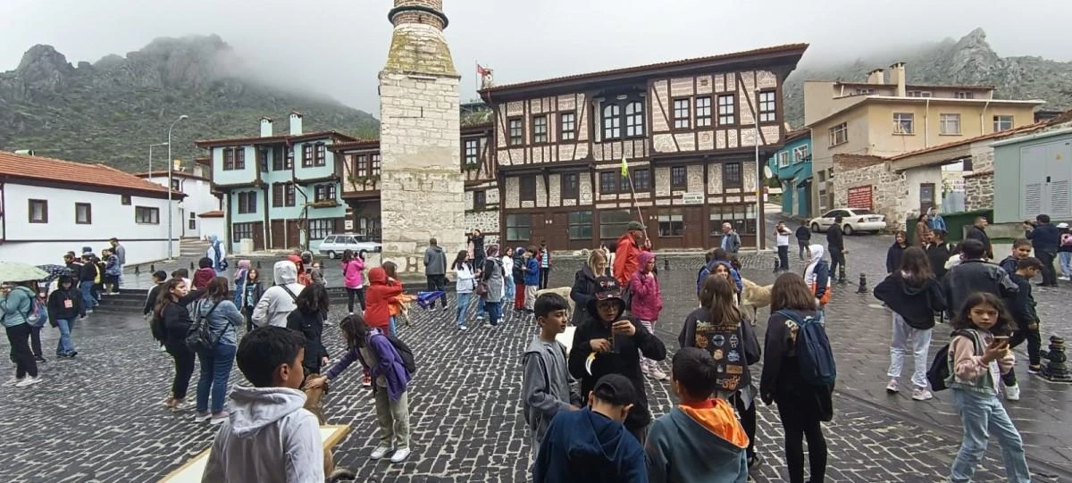 Sivrihisar turist akınına uğruyor
