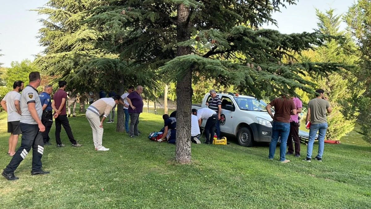 Boğulma tehlikesi geçiren genç 50 dakikalık müdahale ile hayata döndü
