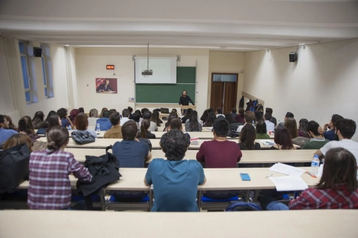 Eskişehir'de Hukuk Fakültesi Nitelikli Mezunlar Kazandırıyor 