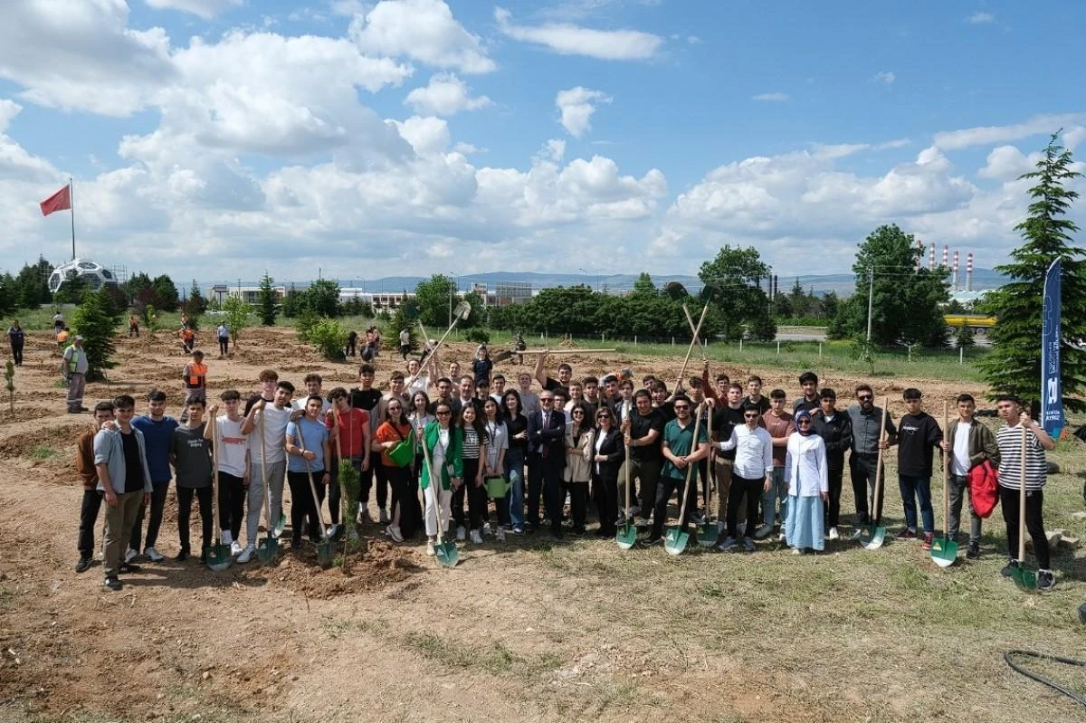 Özel EOSB Meslek Lisesi ilk mezunları için hatıra ormanı oluşturdu
