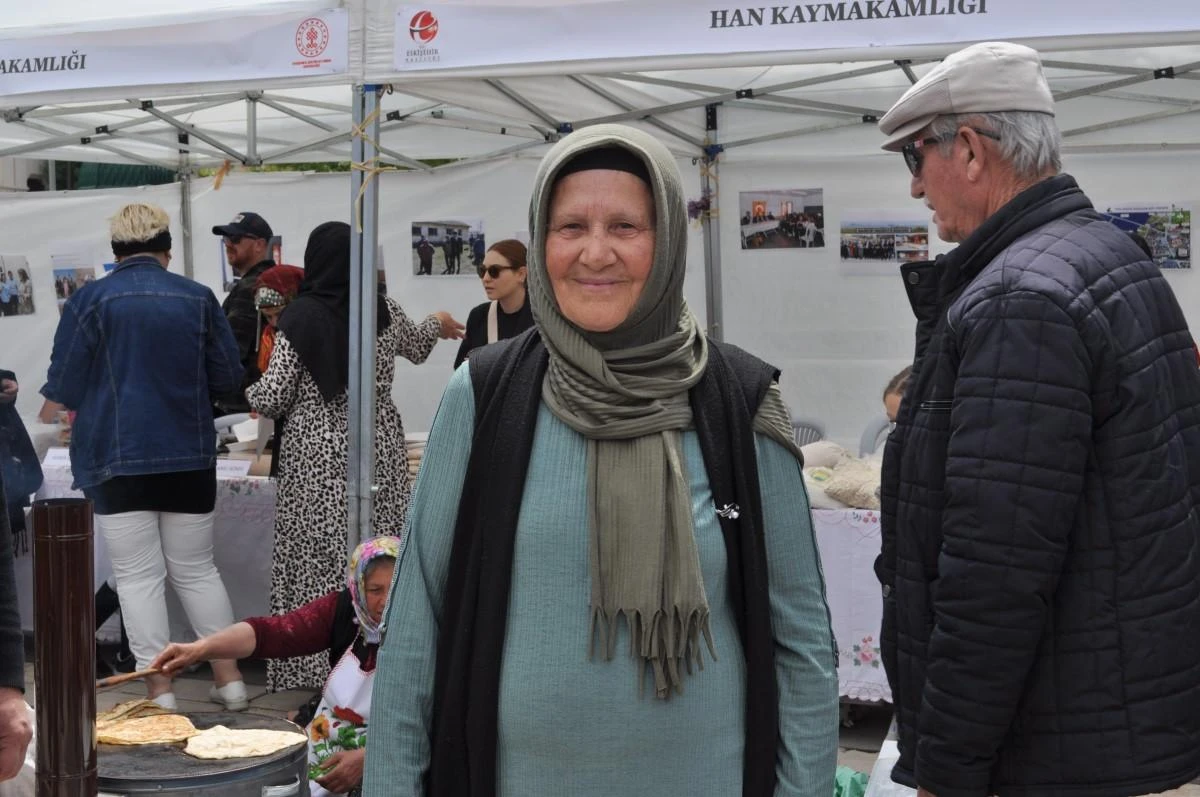 Vilayet Meydanı’nda gözleme yaptılar
