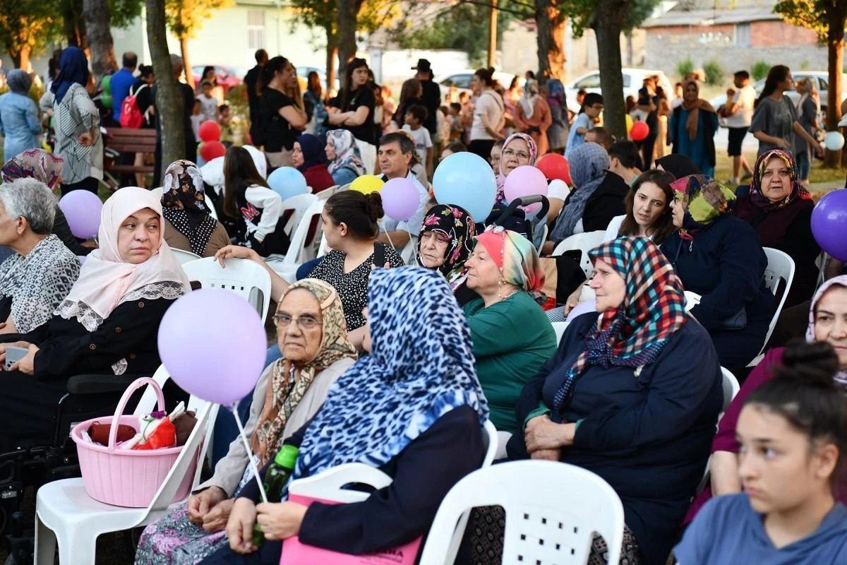 Mahalle sakinleri 'Yaz Tepebaşı'nda Güzel' etkinliğinde buluştu
