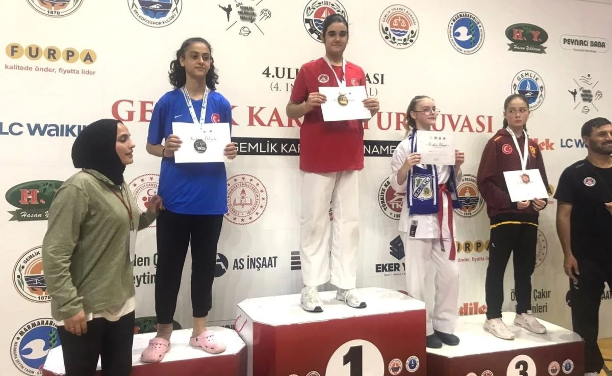 Eskişehirli sporcular uluslararası turnuvaya damga vurdu 