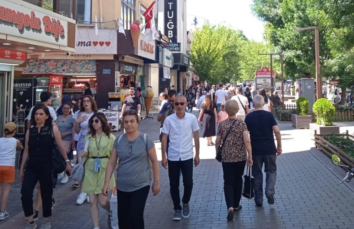 Eskişehirli Vatandaşlar Güzel Havanın Tadını Çıkardı