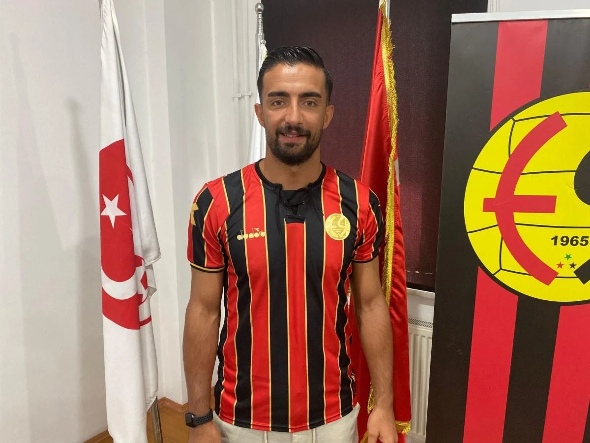  Eskişehirspor, forvet oyuncusu Ercan Kuruçay ve kaleci İhsan Turgut Kirveli'yle sözleşme imzaladı ve iki ismi de kadrosuna dahil etti.