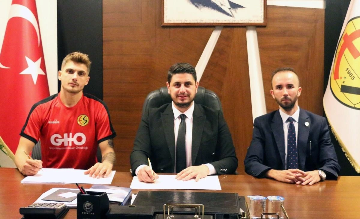 Eskişehirspor’da yeni stoper transferi

