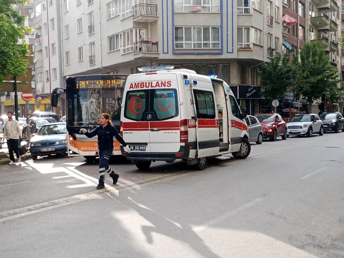 Motosikletin Çarptığı Yaşlı Bisikletli Baygınlık Geçirdi