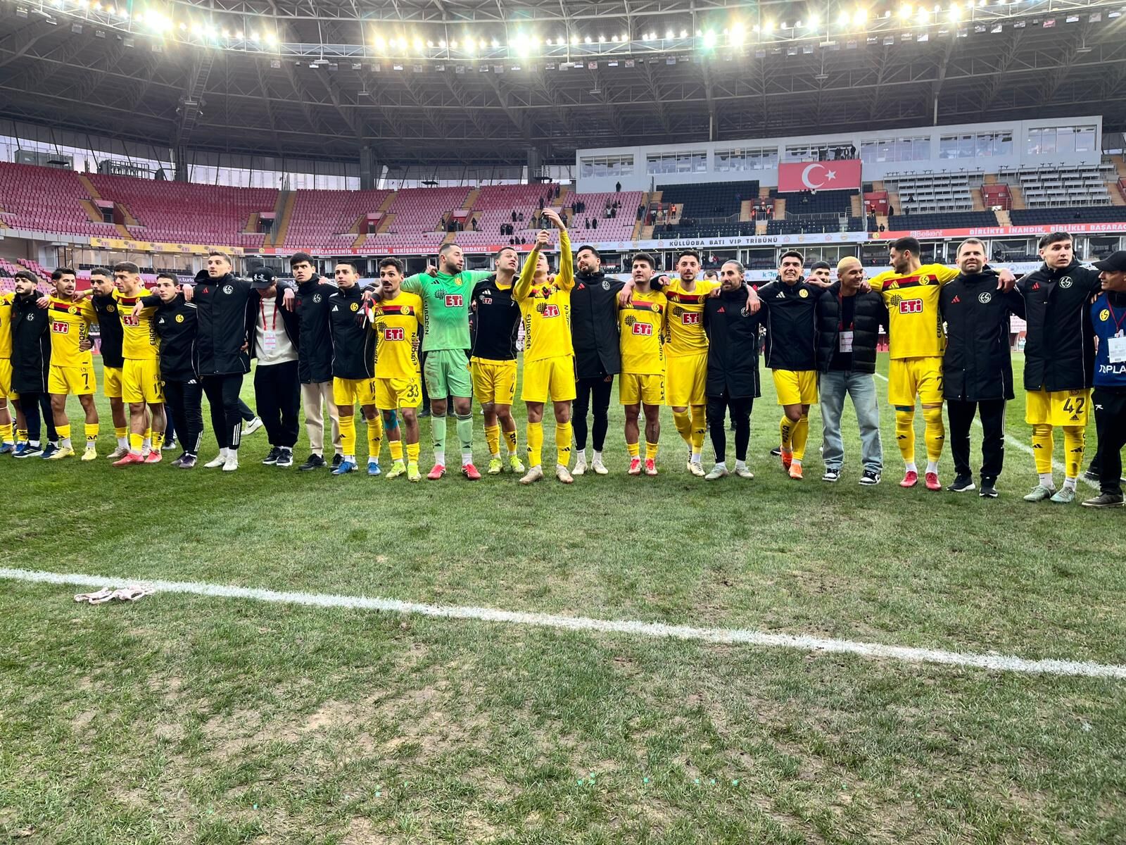 Eskişehirspor’dan İkinci Yarıda Gol Yağmuru! (1)-1
