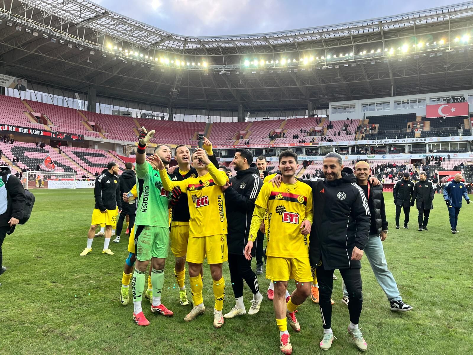 Eskişehirspor’dan İkinci Yarıda Gol Yağmuru! (2)-1