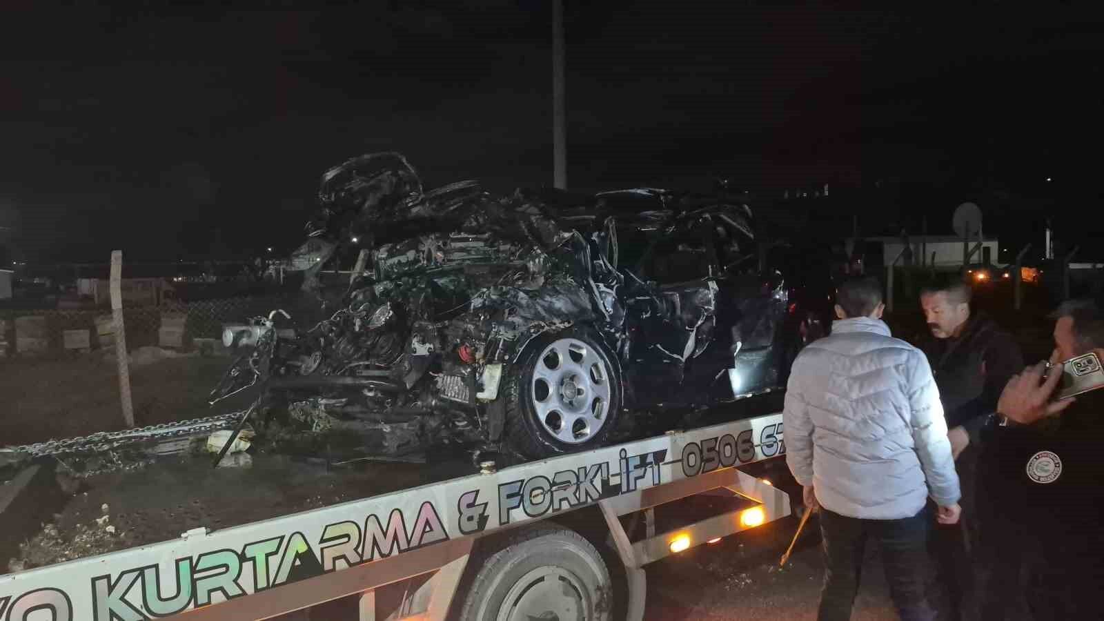 Eskişehir'de Kurtarıcı Üzerindeki Otomobil Alev Aldı (2)