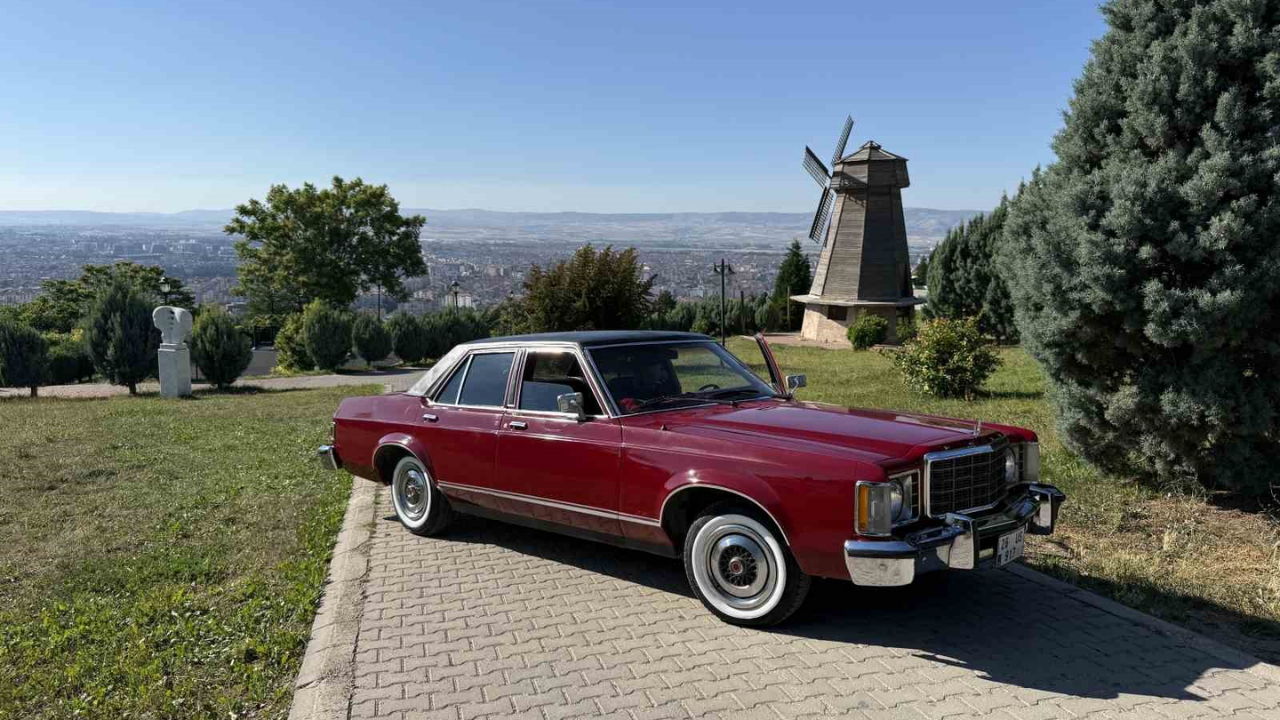 Eskişehir'de Eşref'in Otomobiline Benzeyen Klasik İlgi Görüyor (2)