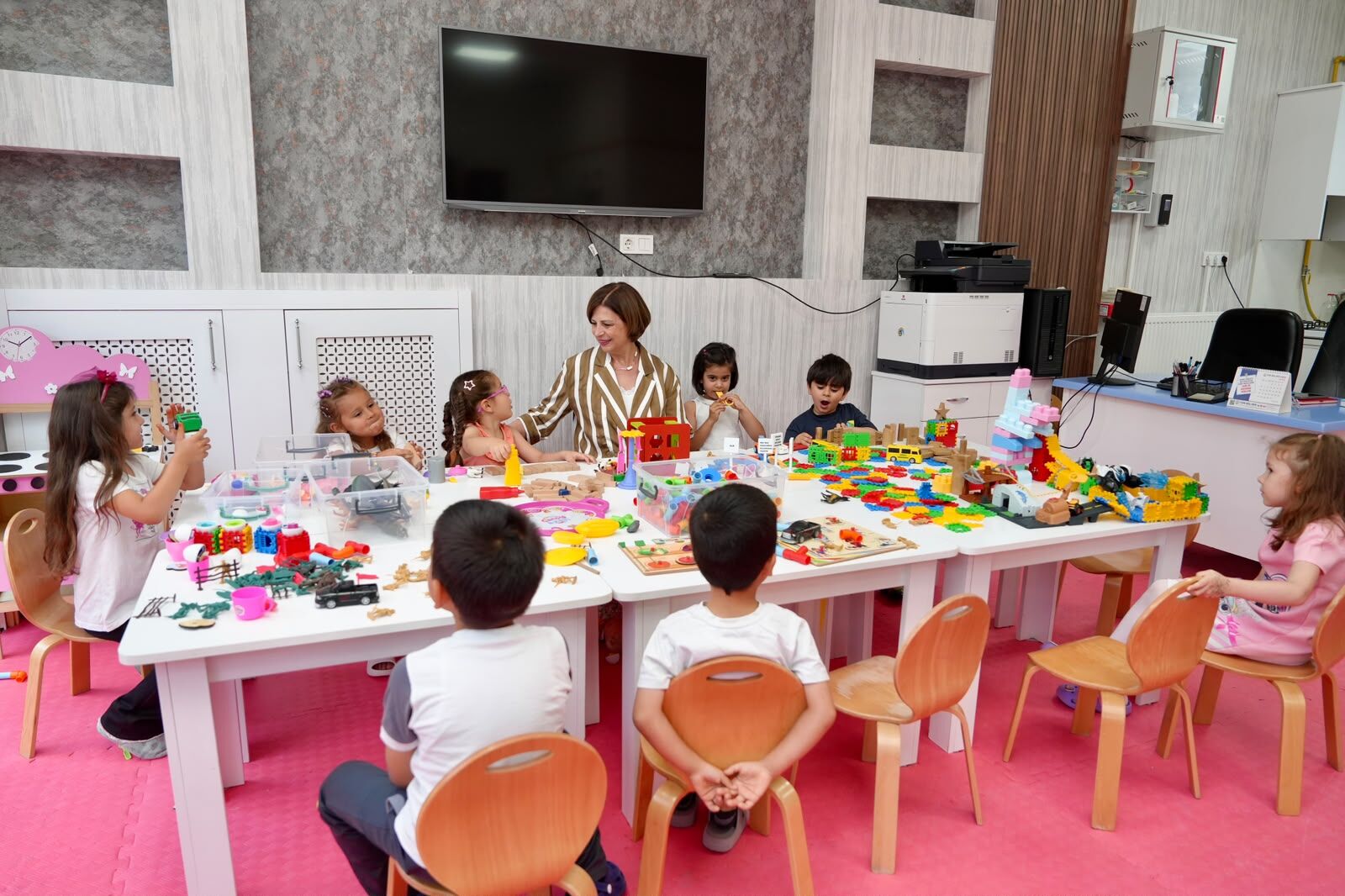 Başkan Ünlüce Esmek Yaz Okulu’nda Çocuklarla Buluştu (3)