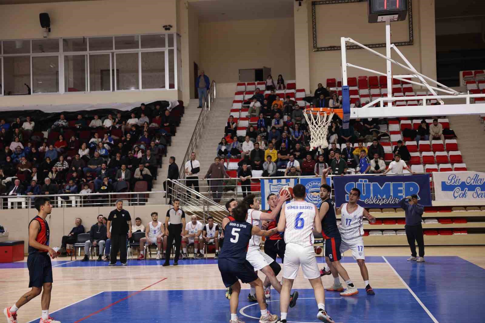 baskan-kurta-basketbol-ligi-sampiyonluk-macinda-buyuk-ilgi