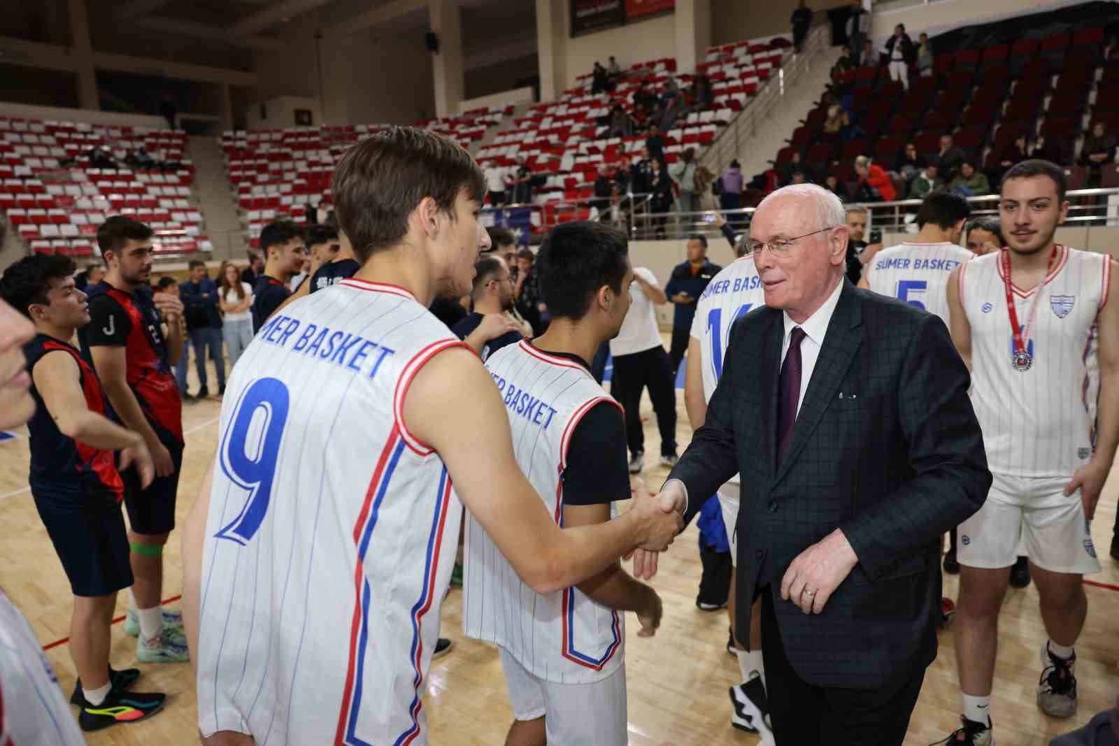 baskan-kurta-basketbol-ligi-sampiyonluk-macinda-buyuk-ilgi