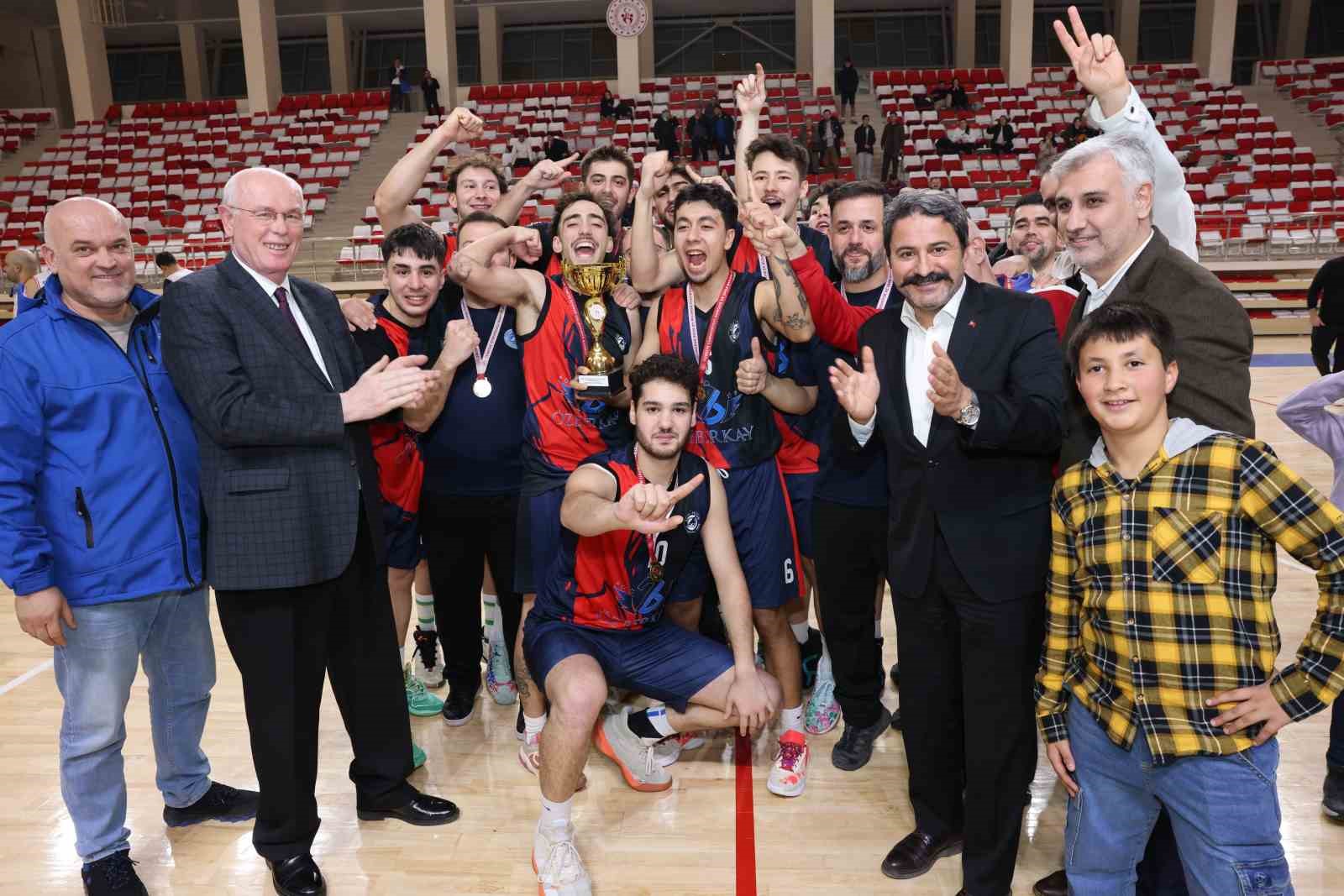 baskan-kurta-basketbol-ligi-sampiyonluk-macinda-buyuk-ilgi