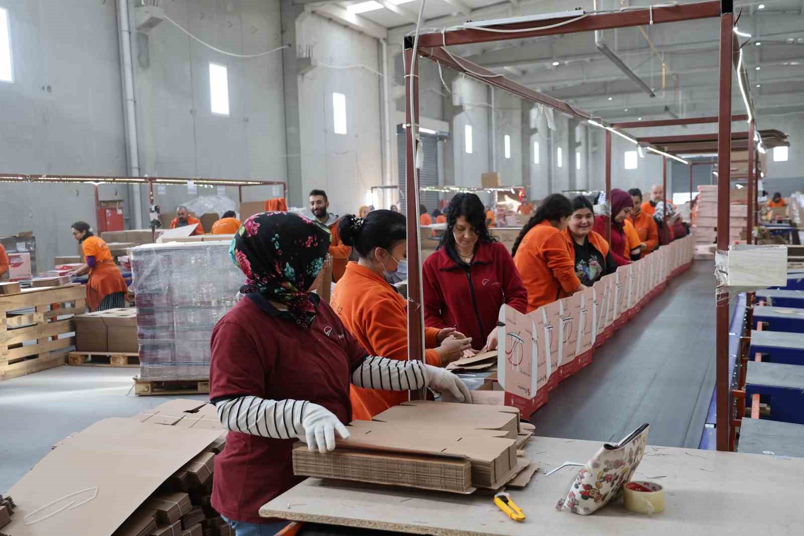 esinin-1-adet-bilezigini-bozdurarak-kurdugu-firmasinda-simdi-750-kisiye-istihdam-sagliyor