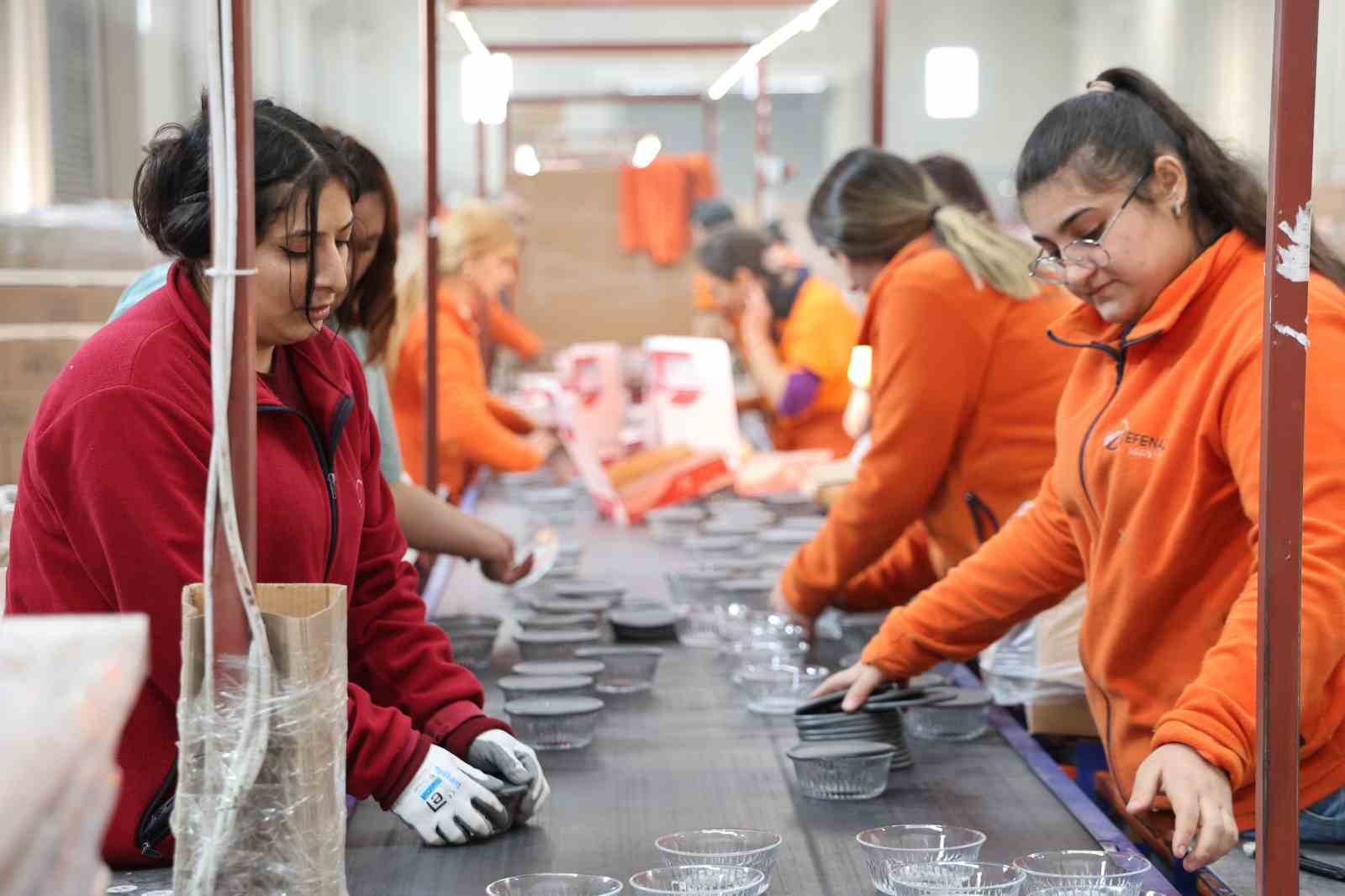 esinin-1-adet-bilezigini-bozdurarak-kurdugu-firmasinda-simdi-750-kisiye-istihdam-sagliyor