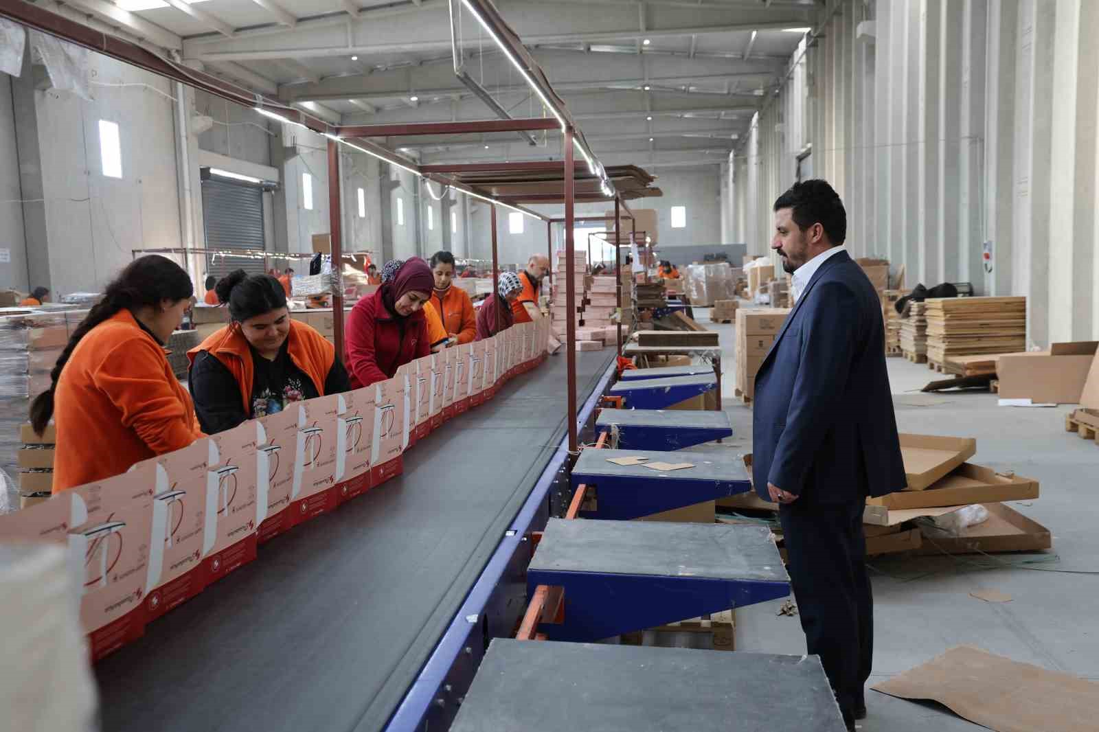 esinin-1-adet-bilezigini-bozdurarak-kurdugu-firmasinda-simdi-750-kisiye-istihdam-sagliyor