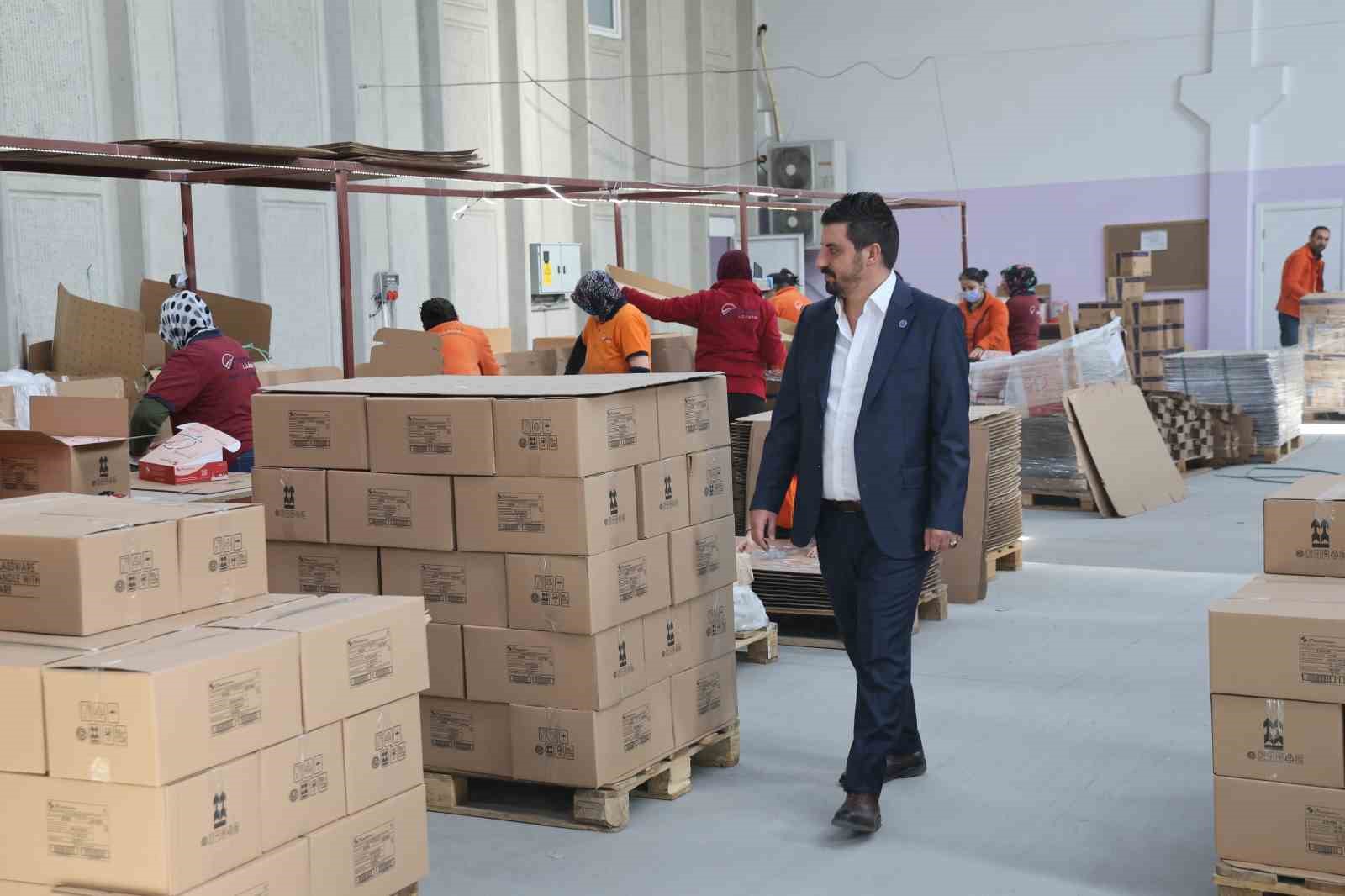 esinin-1-adet-bilezigini-bozdurarak-kurdugu-firmasinda-simdi-750-kisiye-istihdam-sagliyor