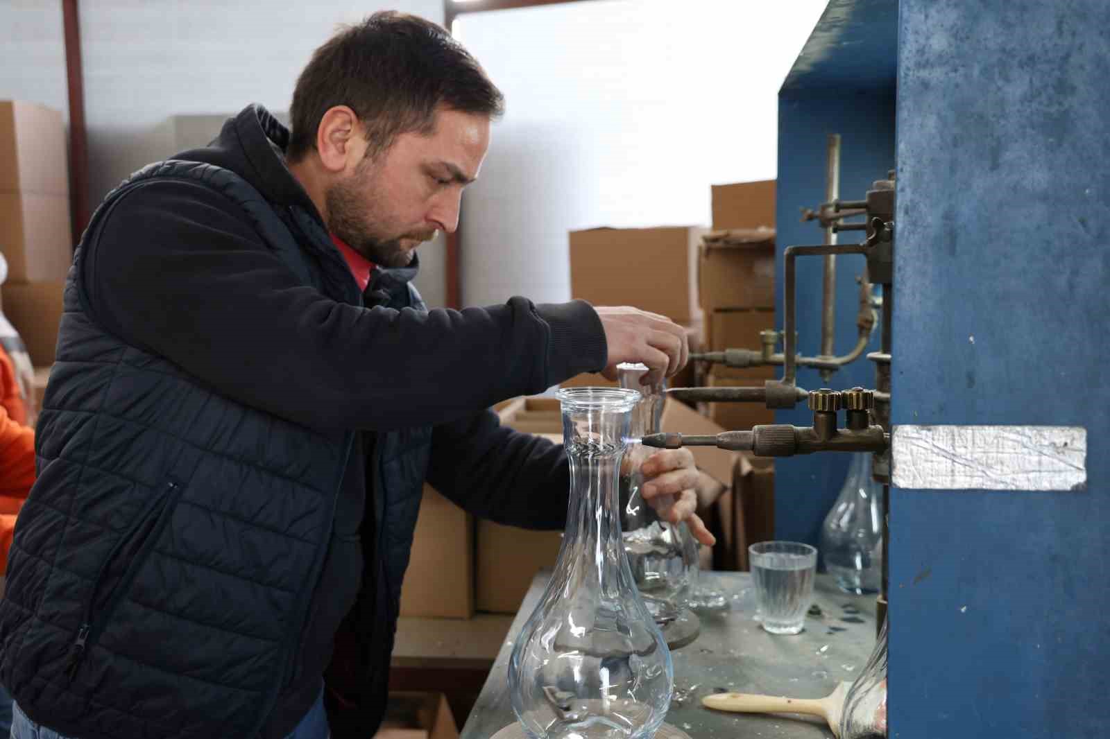 esinin-1-adet-bilezigini-bozdurarak-kurdugu-firmasinda-simdi-750-kisiye-istihdam-sagliyor
