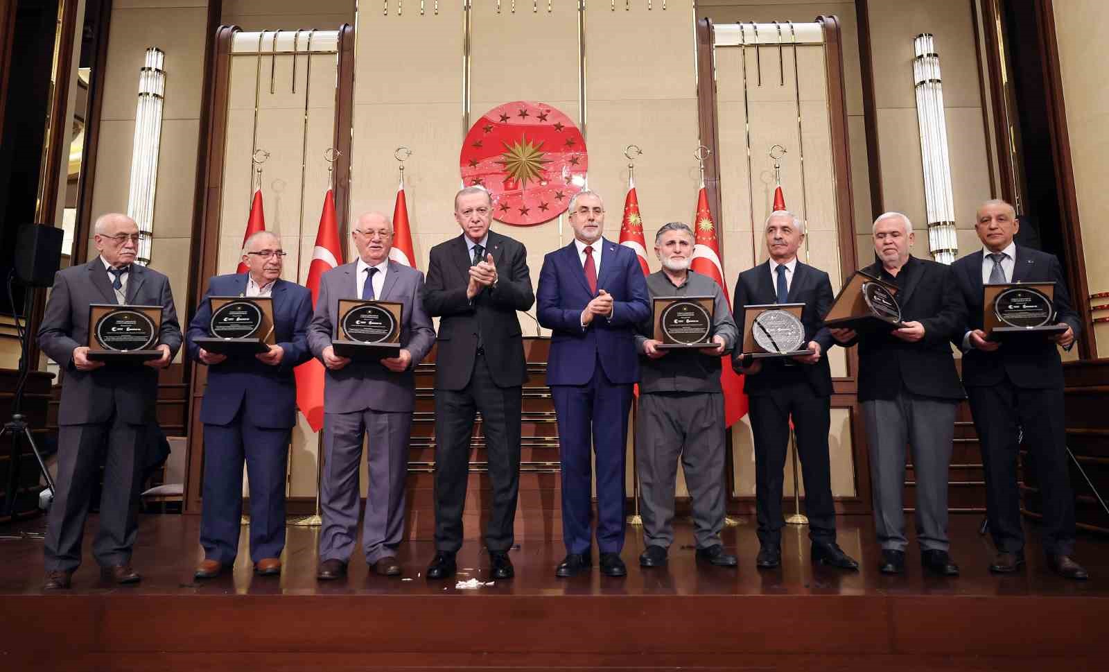 mehmet-usta-cumhurbaskani-erdogandan-plaket-aldi