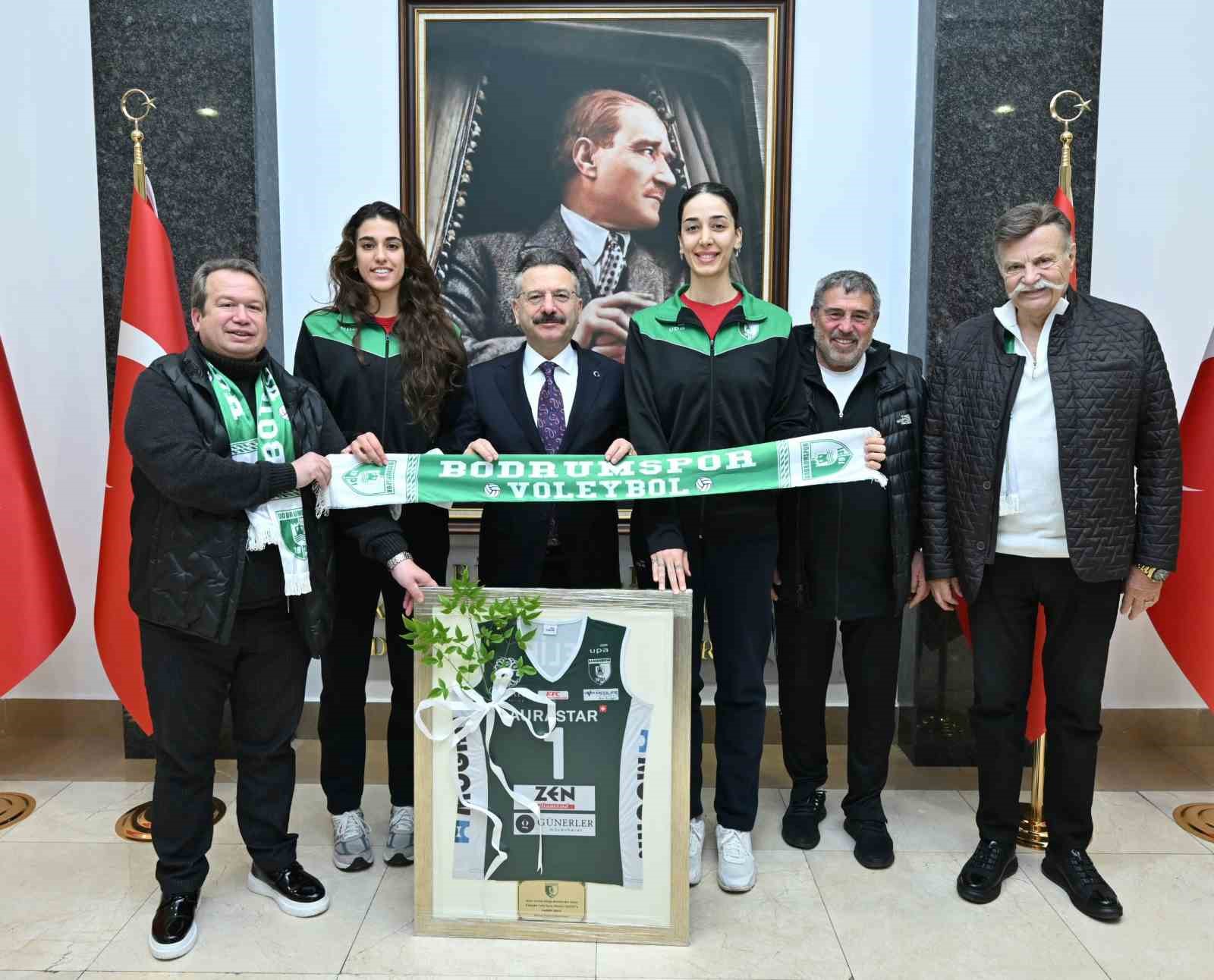 bodrumspor-kadin-voleybol-takimindan-eskisehir-valisi-aksoya-ziyaret