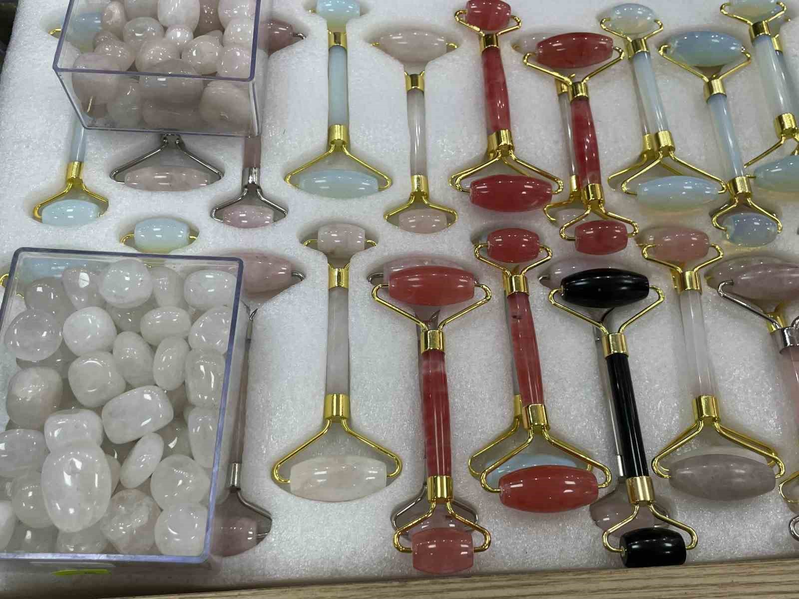 yuz-masaj-taslari-cinsiyet-ayrimi-olmaksizin-tercih-ediliyor