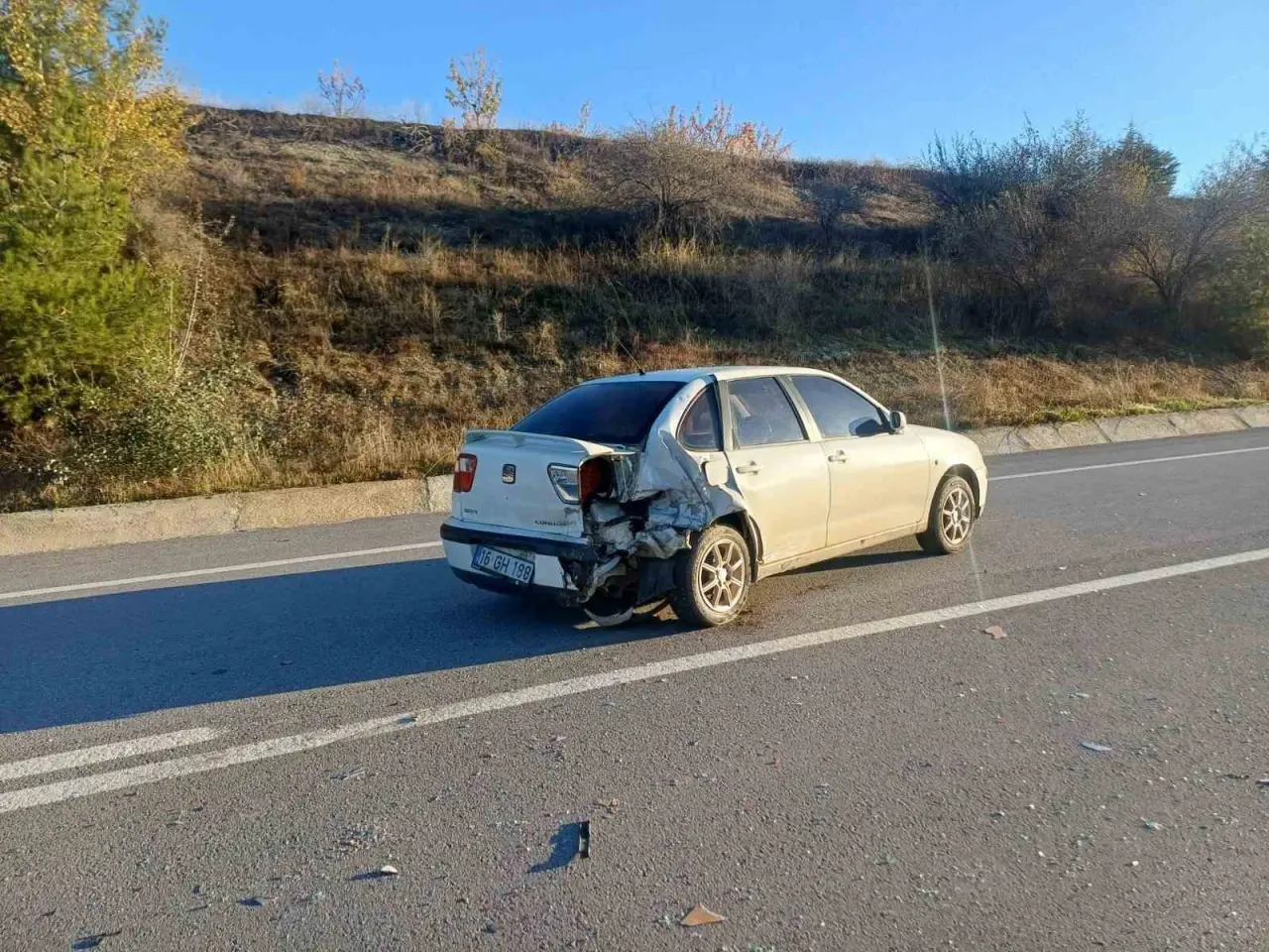 bilecikte-cift-tarafli-trafik-kazasi-2-yarali