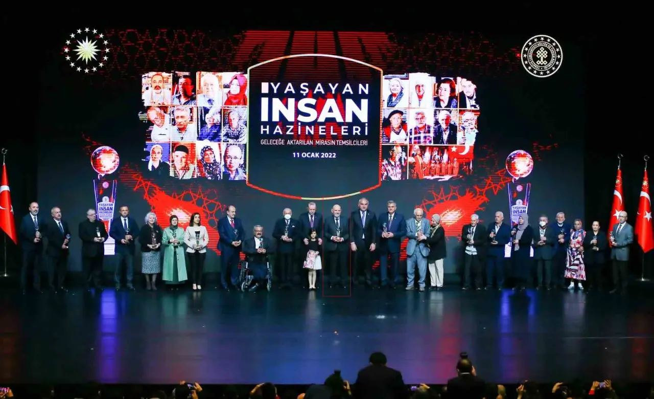 cumhurbaskani-recep-tayyip-erdogan-tarafindan-yasayan-insan-hazineleri-odulu-verilen-salim-yasar-vefat-etti