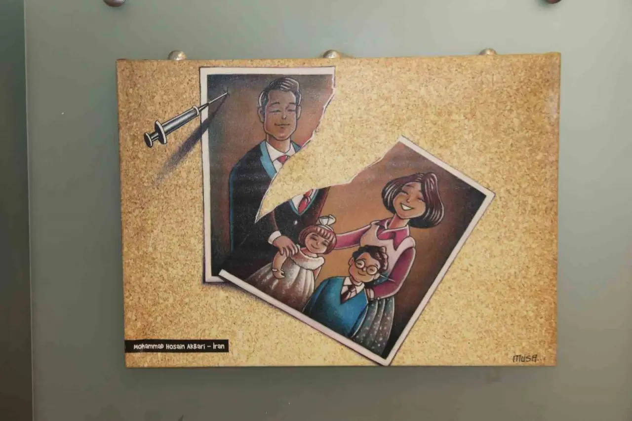 esogude-bagimlilik-temali-karikatur-sergisi-acildi