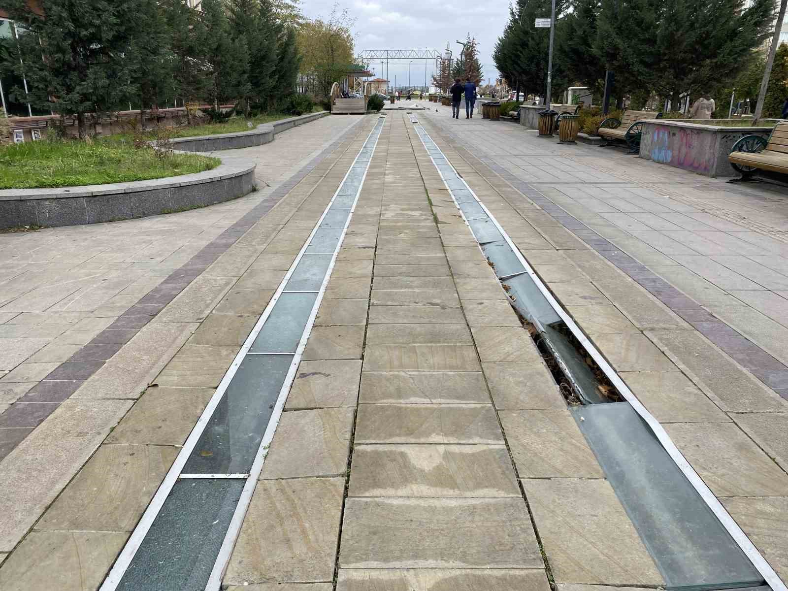 bakimsiz-kalan-hatboyu-her-gecen-gun-daha-da-yipraniyor