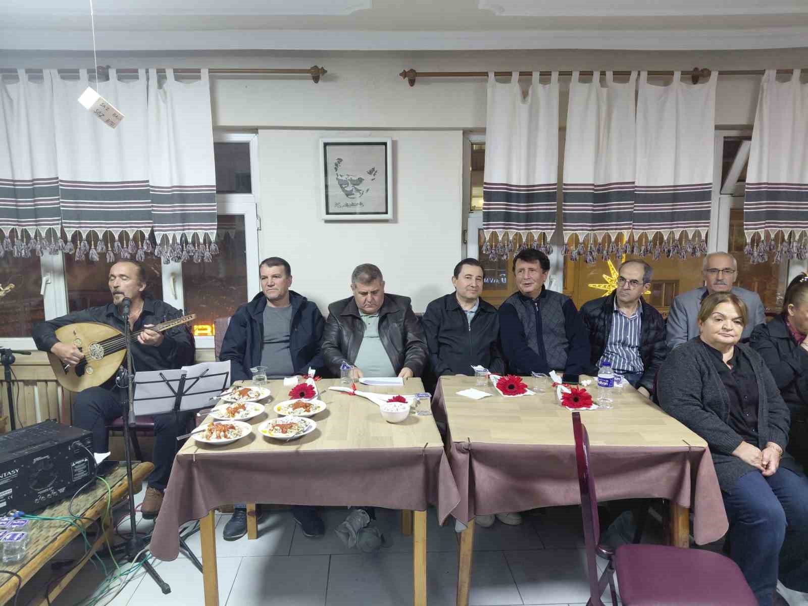 bozuyuk-ertugrulgazi-derneginde-ogretmen-gunu-programi-duzenlendi