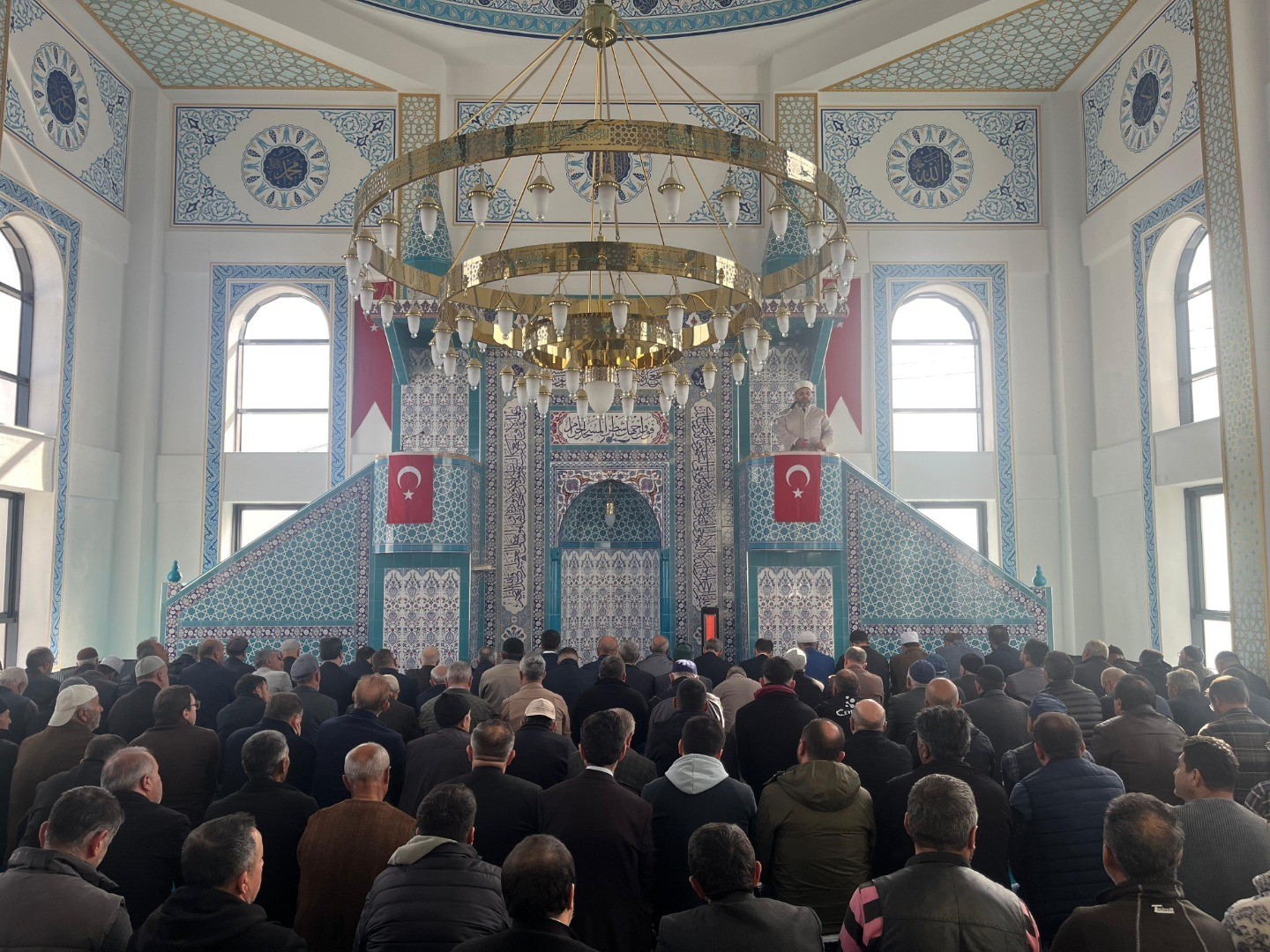 kutahyada-yapimi-tamamlanan-sefa-merve-camii-ibadete-acildi