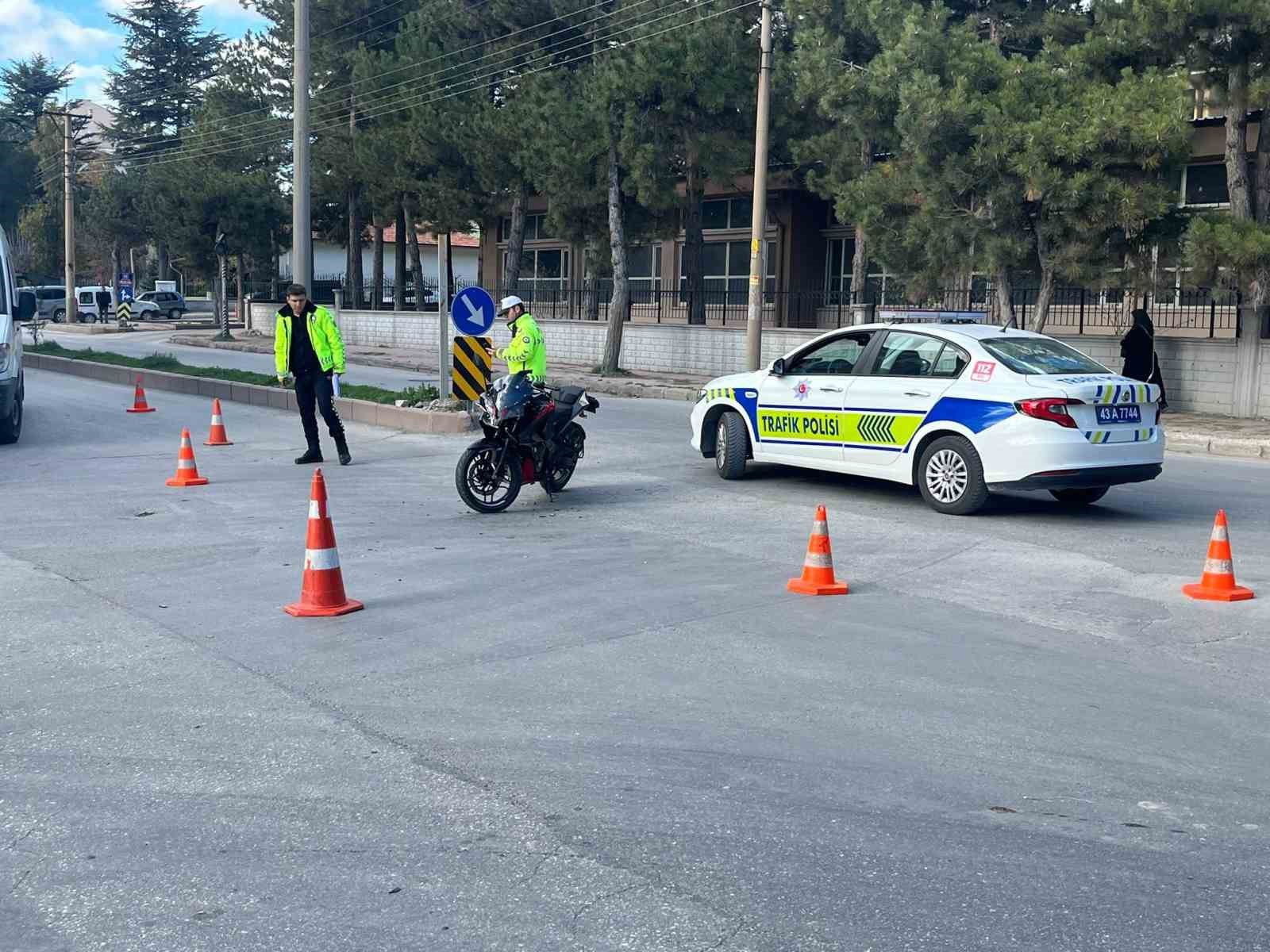 motosiklet-otomobille-carpisti-1-kisi-yaralandi