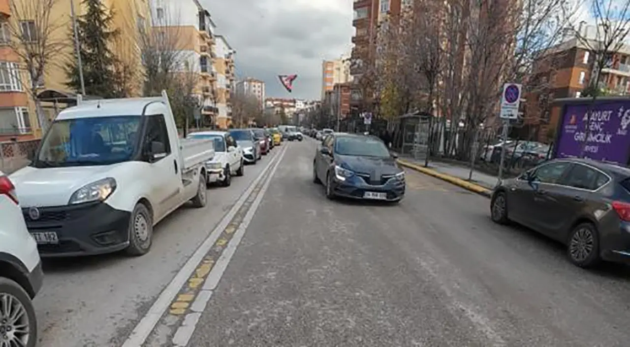 yogun-trafikte-ters-yone-giren-surucu-tehlikeye-davetiye-cikardi