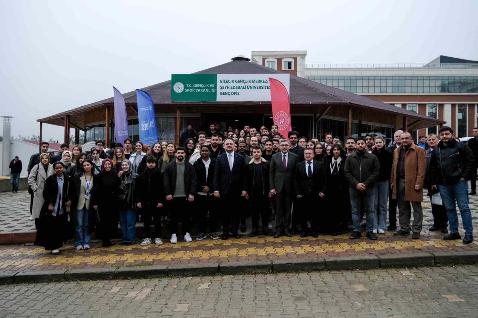bakan-yardimcisi-eminoglu-unides-projesi-kapsaminda-bilecikte-ogrencilerle-bulustu