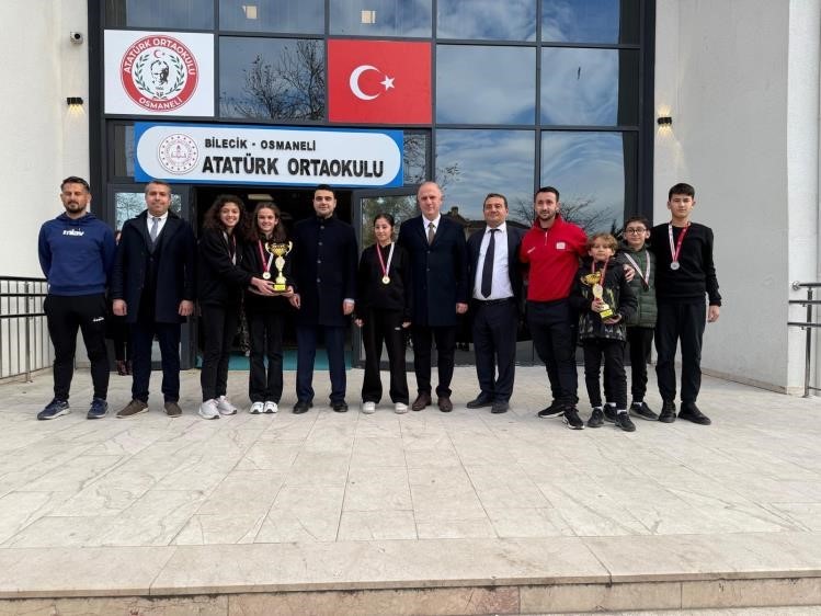 bilecikte-okul-sporlarinda-masa-tenisi-basarisi