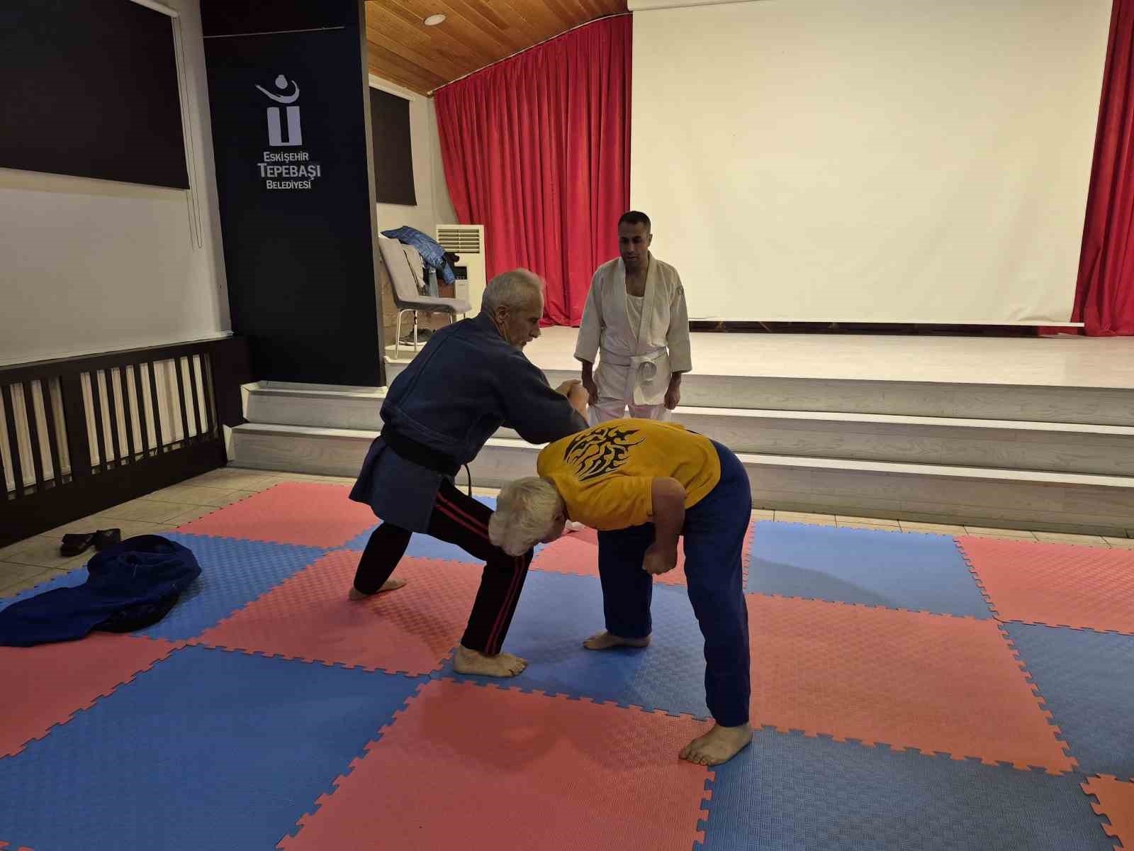 eskisehirde-her-yas-grubu-judo-egitimine-ilgi-goruyor