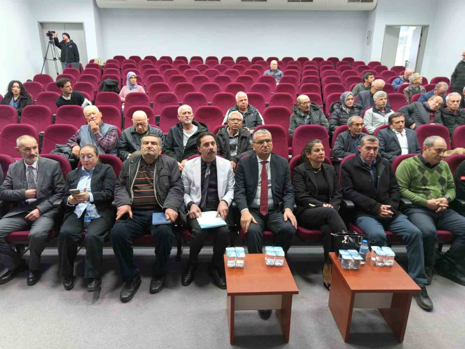 eskisehirde-turkiyede-aricilik-ve-ari-urunleri-paneli-duzenlendi