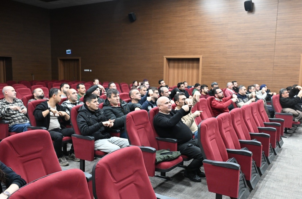 kutahya-il-emniyet-mudurlugu-personeline-isaret-dili-bilgilendirmesi