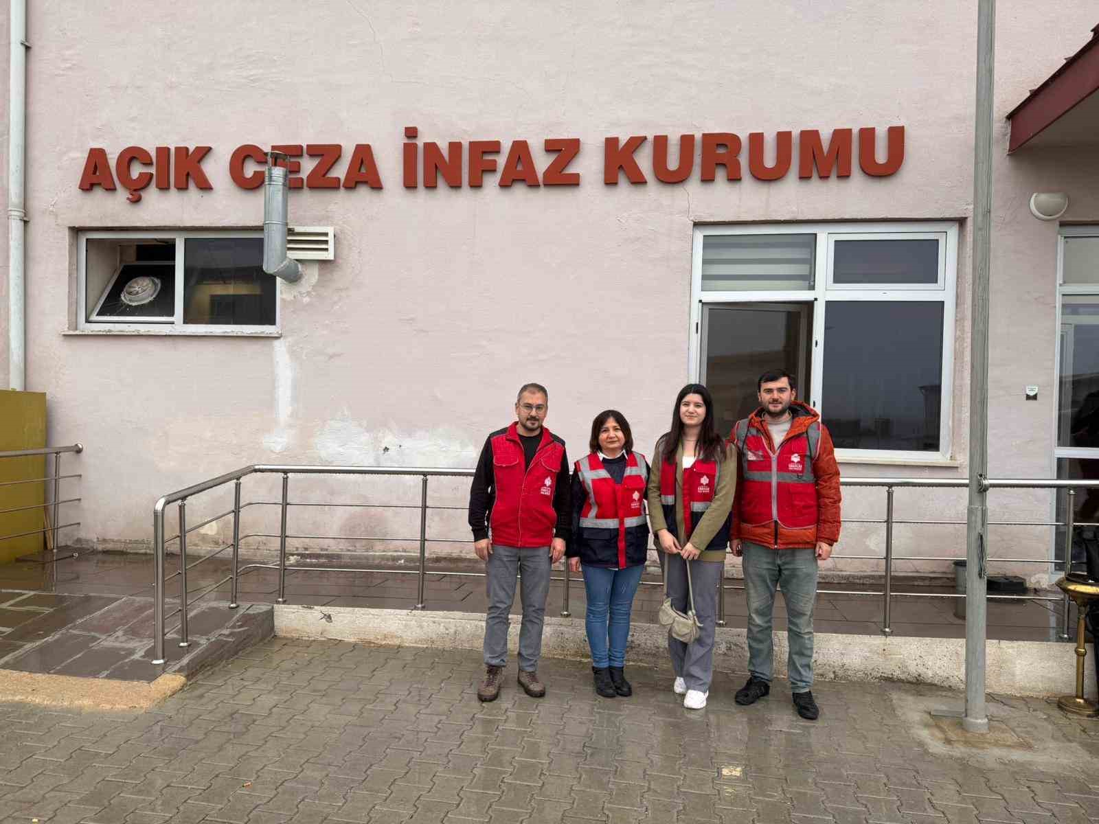 kutahya-t-tipi-ceza-infaz-kurumunda-regaib-kandili-ikrami