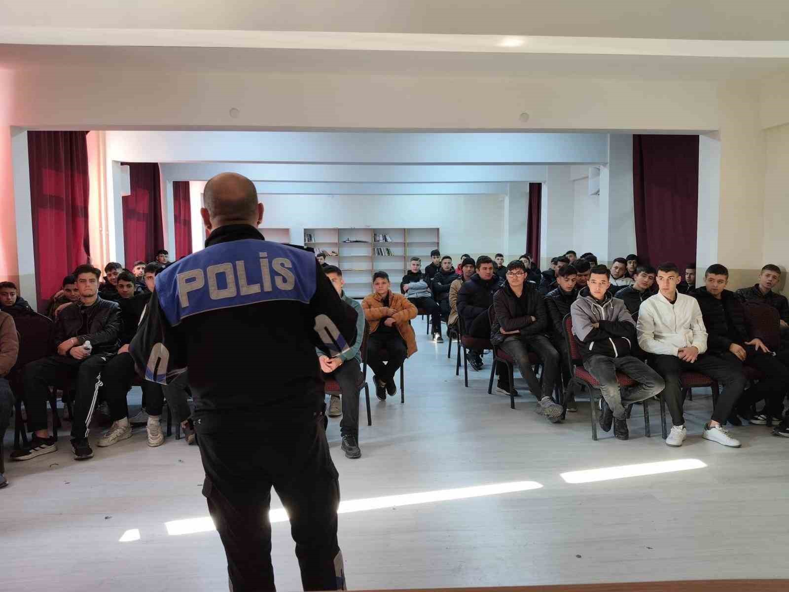 polisten-ciraklik-okulu-ogrencilerine-yonelik-egitim