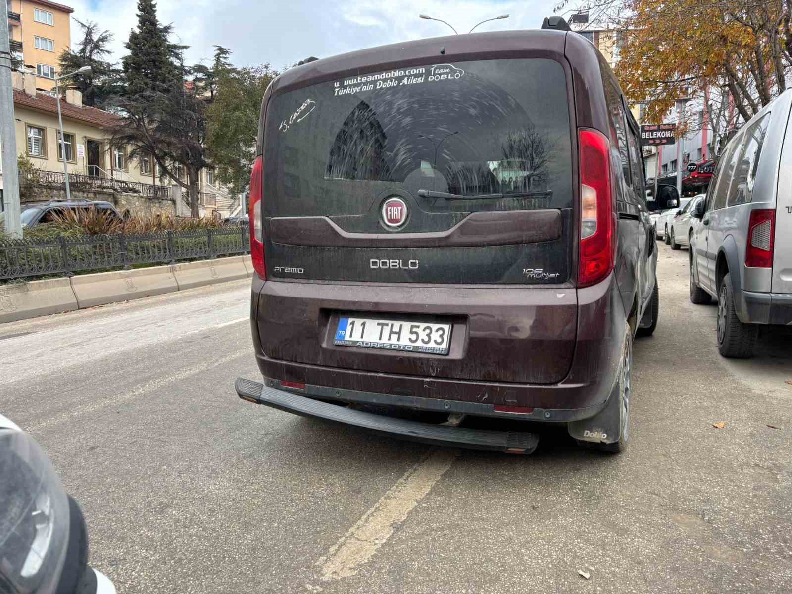 yayaya-yol-verirken-arkadan-motosiklet-carpti