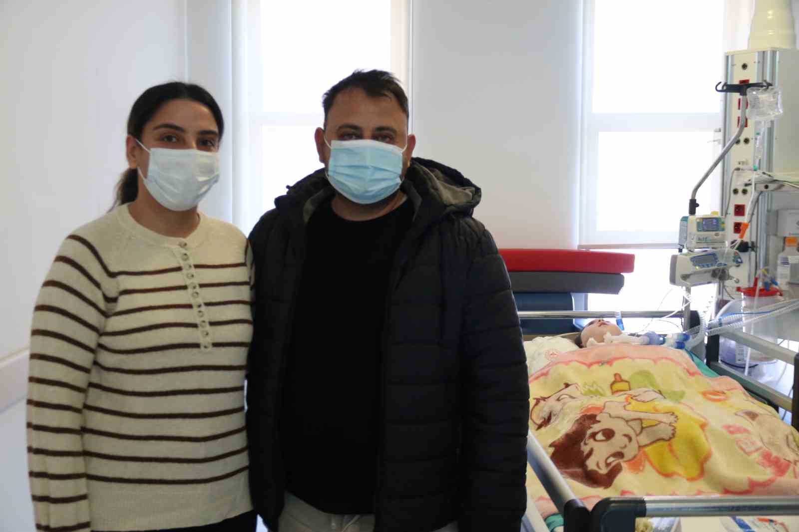 depremde-oldu-denilen-ailenin-2-hafta-aradigi-asiye-bebek-eskisehirde-tedavi-edildi