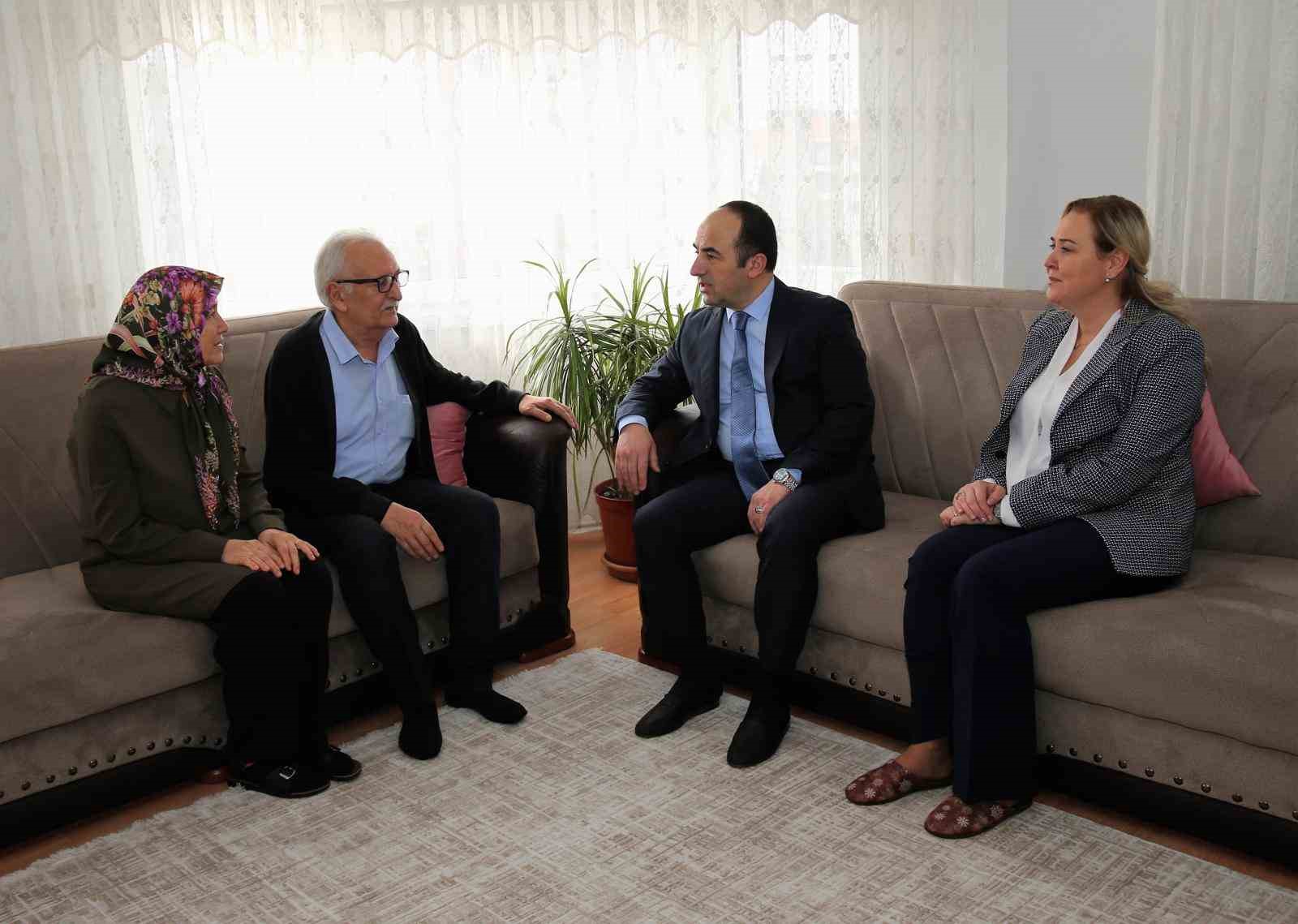 eskisehir-il-emniyet-muduru-yilmaz-sehit-ailelerini-ziyaret-etti