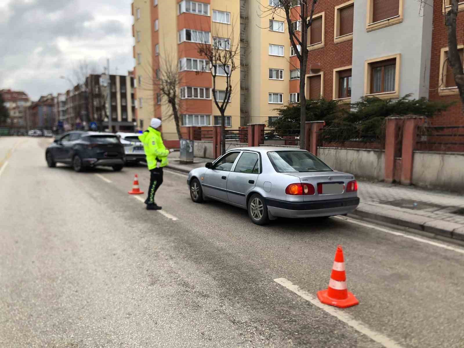 eskisehirde-son-1-haftada-10-bin-480-arac-kontrol-edildi